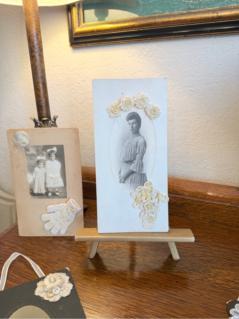 4 Antique Embellished Victorian Cabinet Cards with Gold Wood Easel - Picture 8 of 16